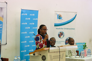 Facilitator training a SmartGirlz classroom in 2023